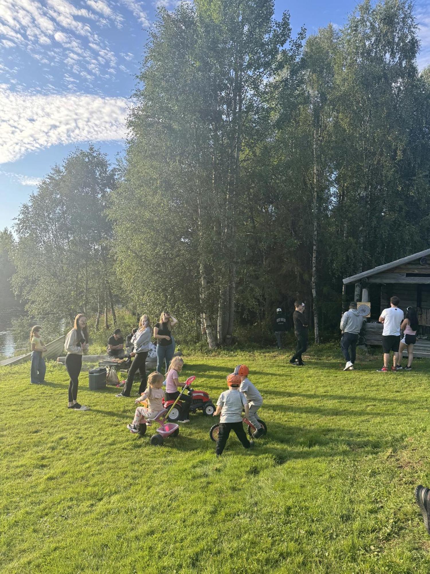 Lapin Villa Hiisi Joen Rannalla Ranua Luaran gambar